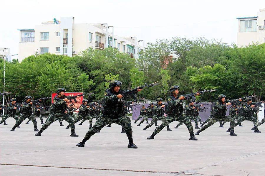 建造兵营的游戏_建造军营手机游戏视频_视频军营建造手机游戏